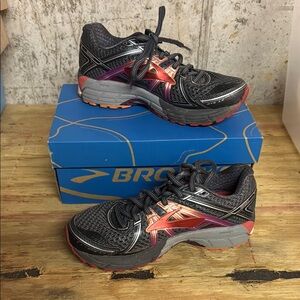 Brooks Adrenaline GTS 17 Grey and Red Sneakers